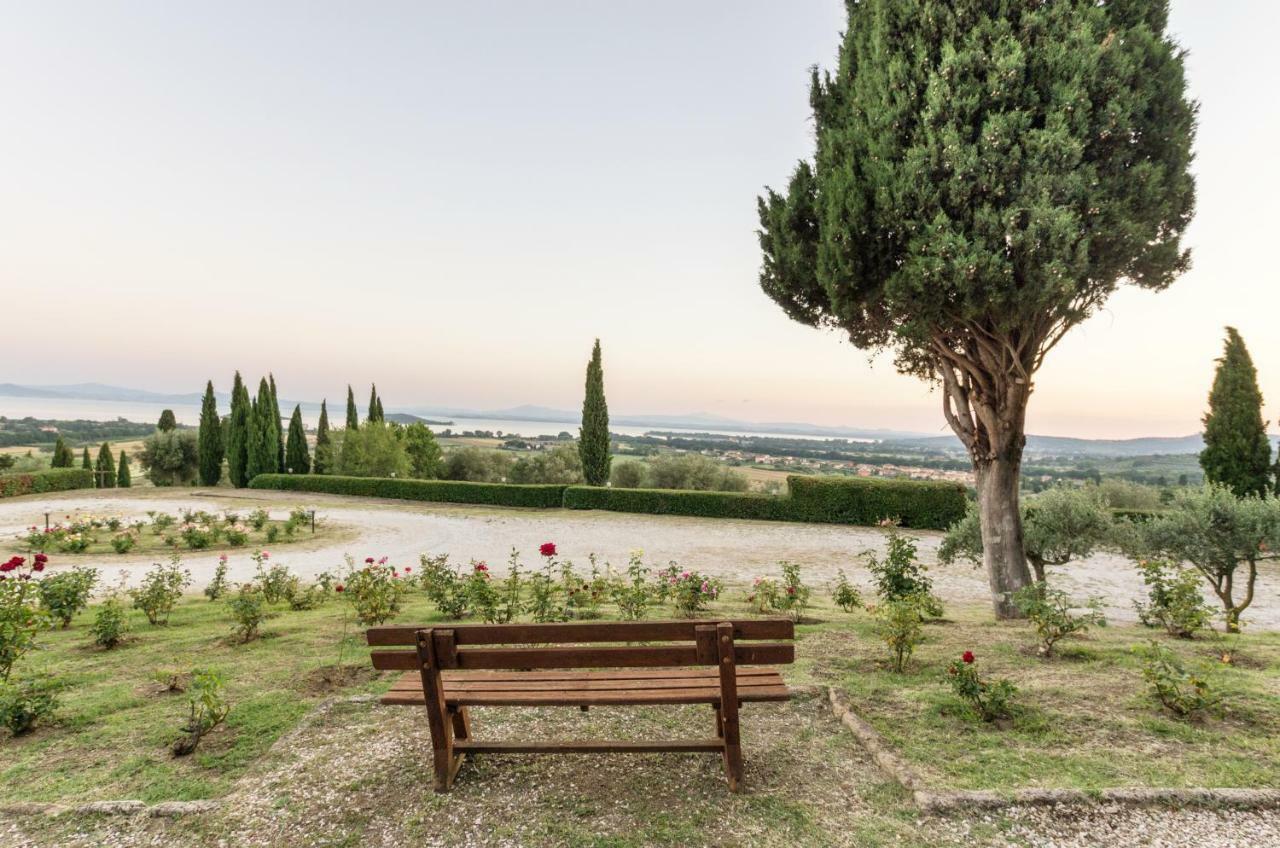 Hotel Relais Borgo Torale Passignano sul Trasimeno Exterior foto